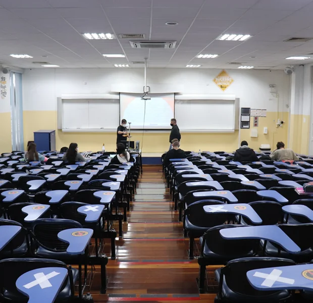 Sala de simulados do Elite